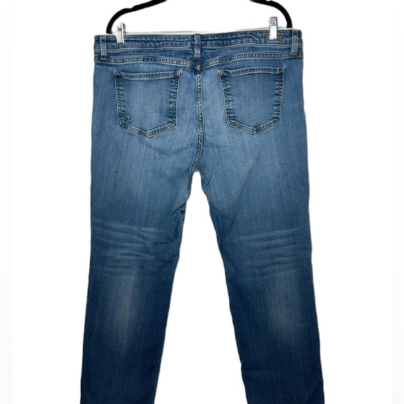 NWT Kut from the Kloth Catherine Mid Rise Boyfriend Jeans in Stretch Denim, 16. - Picture 11 of 15